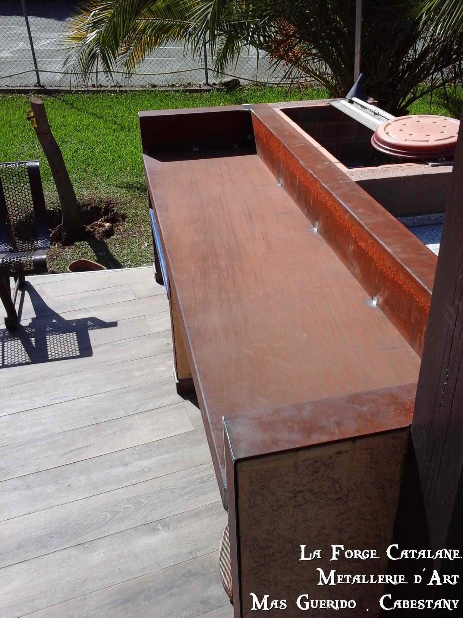 couverture barbecue par tole corten rouille forge catalane 2 - 250KB.jpg